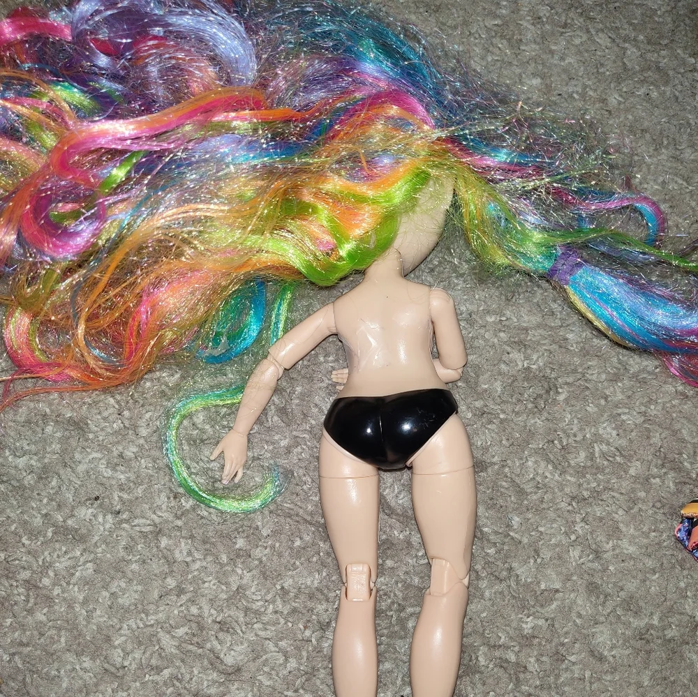 Rainbow High Doll Rainbow Hair w/ Cheer Outfit – MGA Fashion Doll – Used